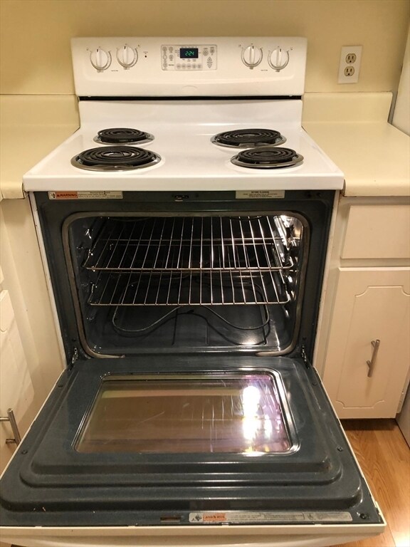 Building Photo - 245 Sea St