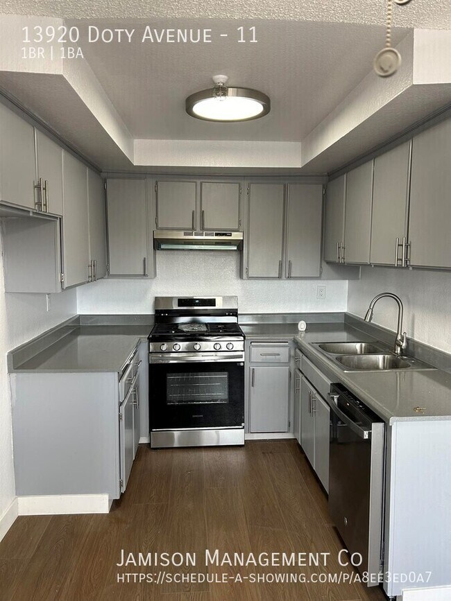 Building Photo - 13920 Doty Ave