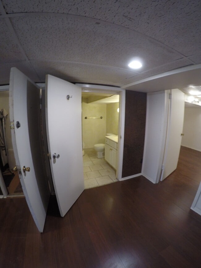 Building Photo - 5439 Baywood St