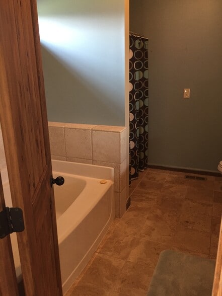 Building Photo - 138 Davis Farms Rd