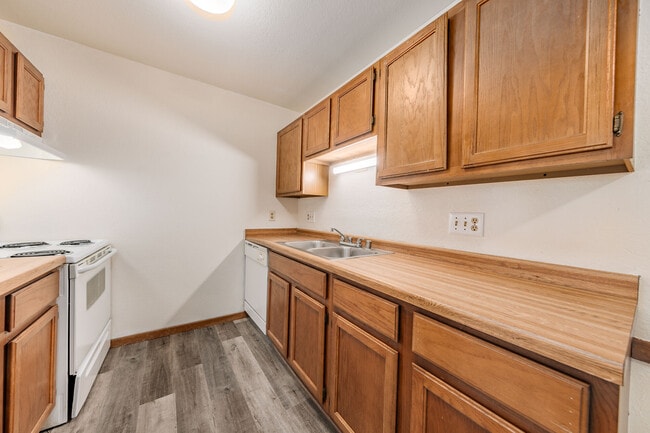 Floorplan - Parkway West Apartment Homes