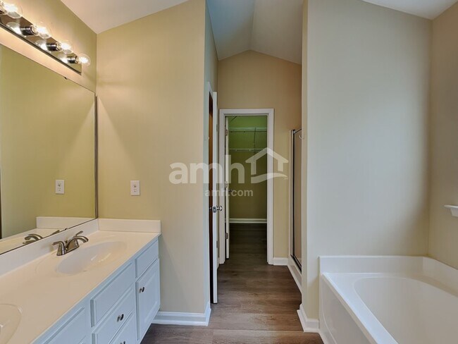 Building Photo - 8420 Astwell Ct