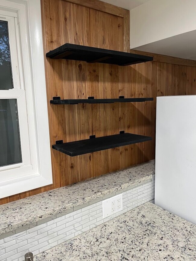 Building Photo - 9241 Pinenut Ct