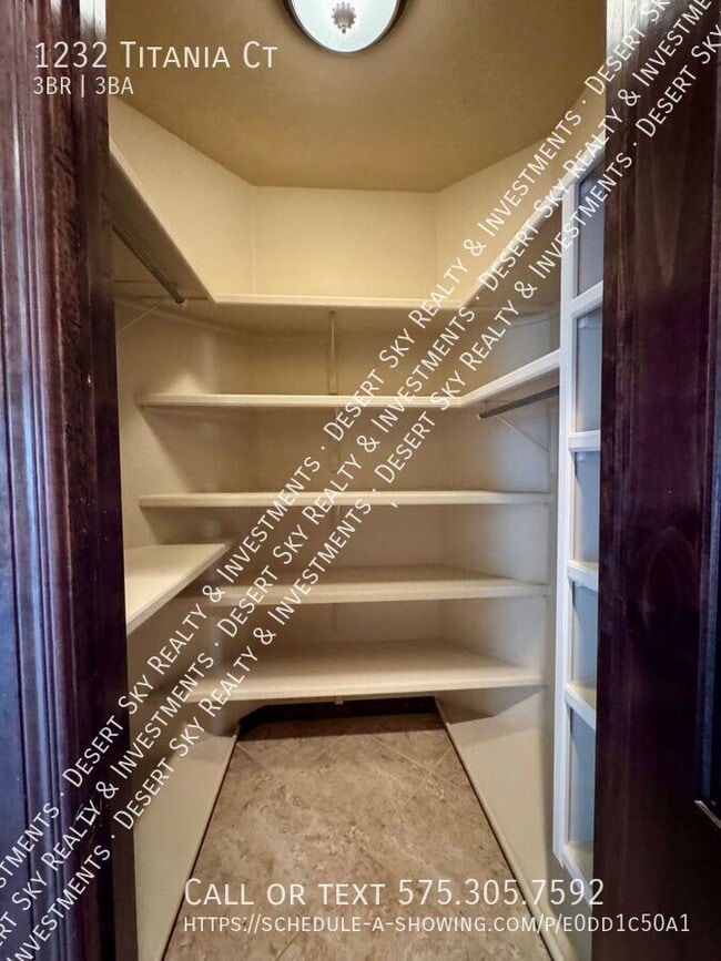 Building Photo - 1232 Titania Ct