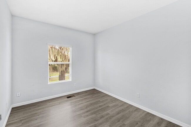 Building Photo - 2341 Betsy Ross Ln