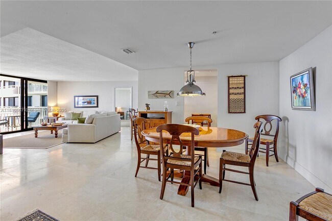 Building Photo - 3000 N Ocean Dr