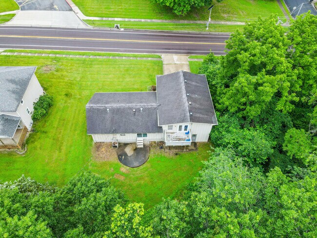Building Photo - 820 S Fairview Rd