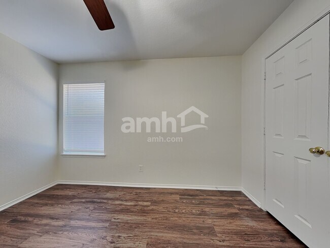 Building Photo - 1013 White Marlin Dr