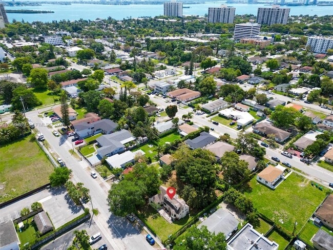 Building Photo - 1238 NE 112th St