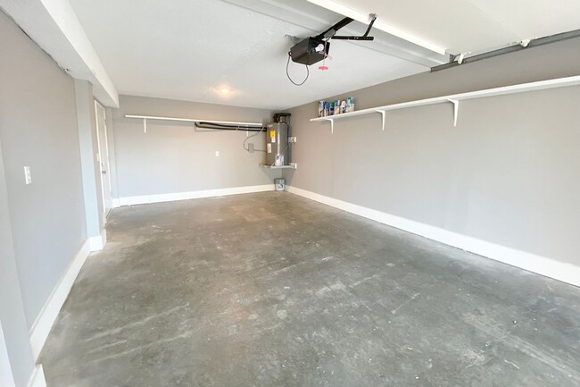 Building Photo - NEWLY REMODELED 3Bd/2.5 BA Wrightsville Be...