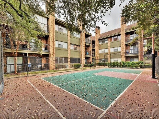 Building Photo - 8888 Tallwood Dr
