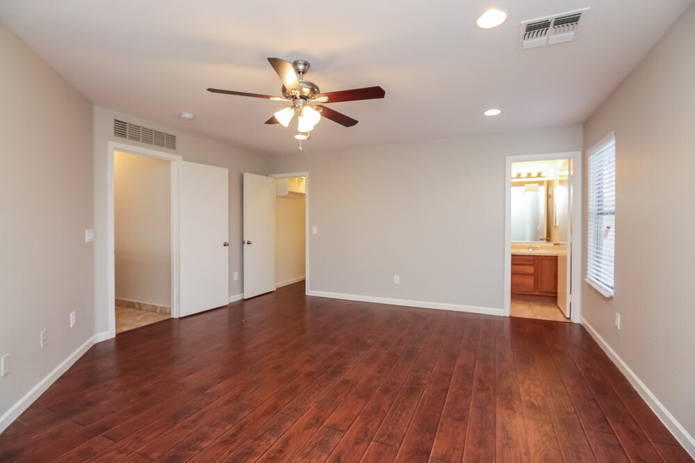 Building Photo - 2768 W San Carlos Ln