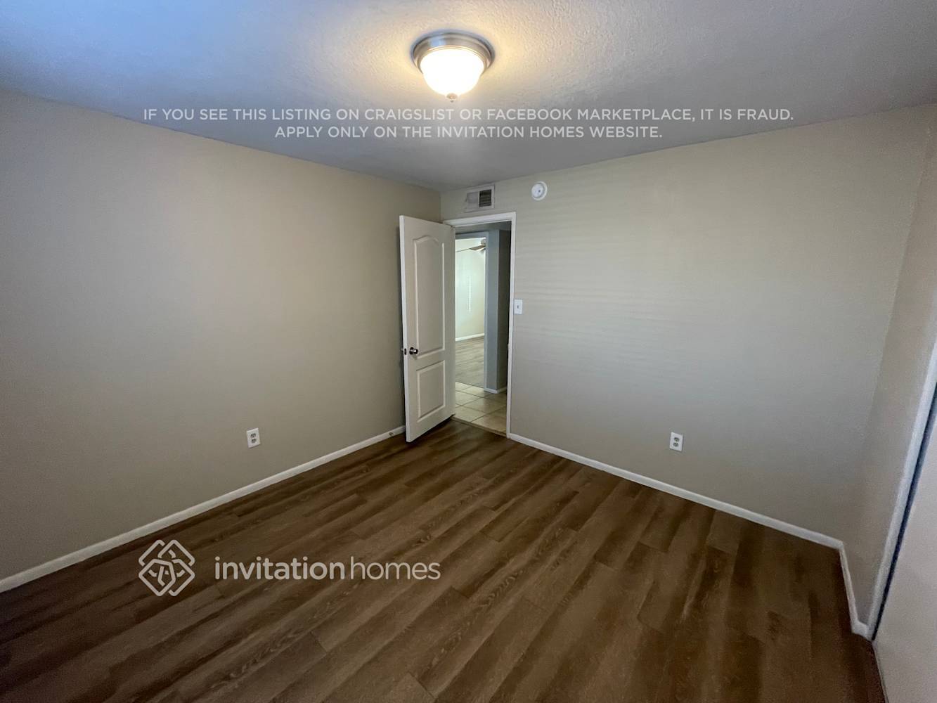 Building Photo - 5909 W Coronado Rd