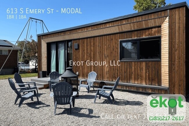 Building Photo - 613 Emery St W