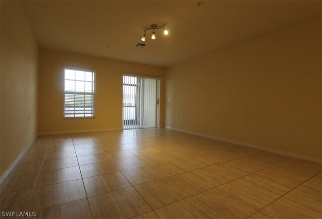 Building Photo - 9051 Gervais Cir