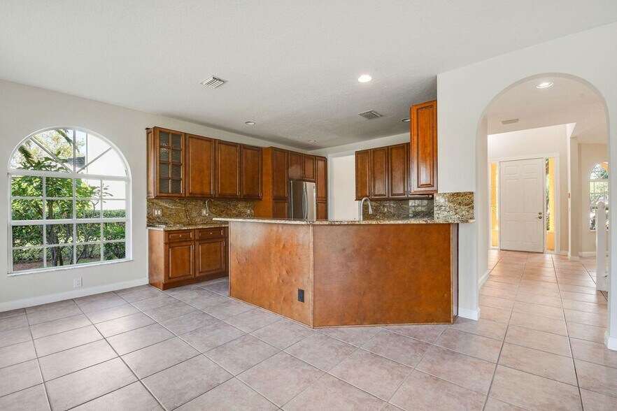 Building Photo - 207 Banyanwood Pt