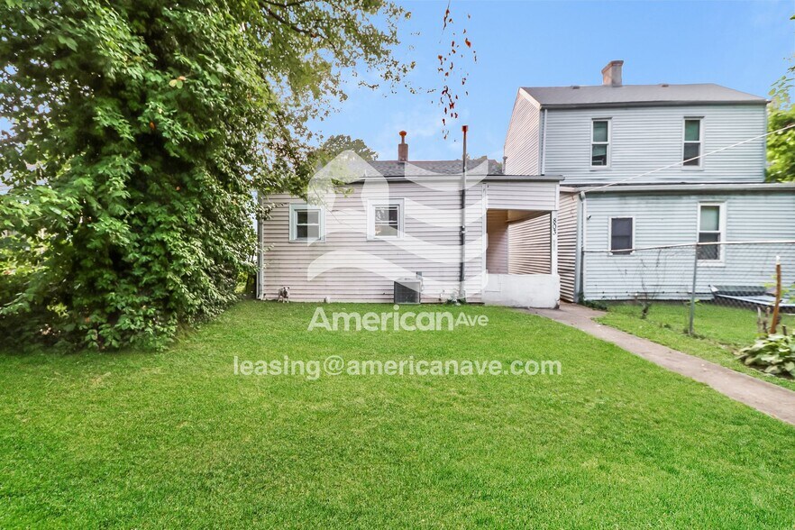 Building Photo - 803 S 33rd St