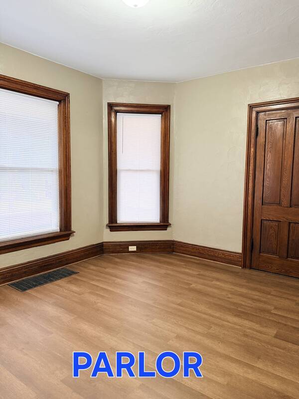 Building Photo - 1023 W 21st St