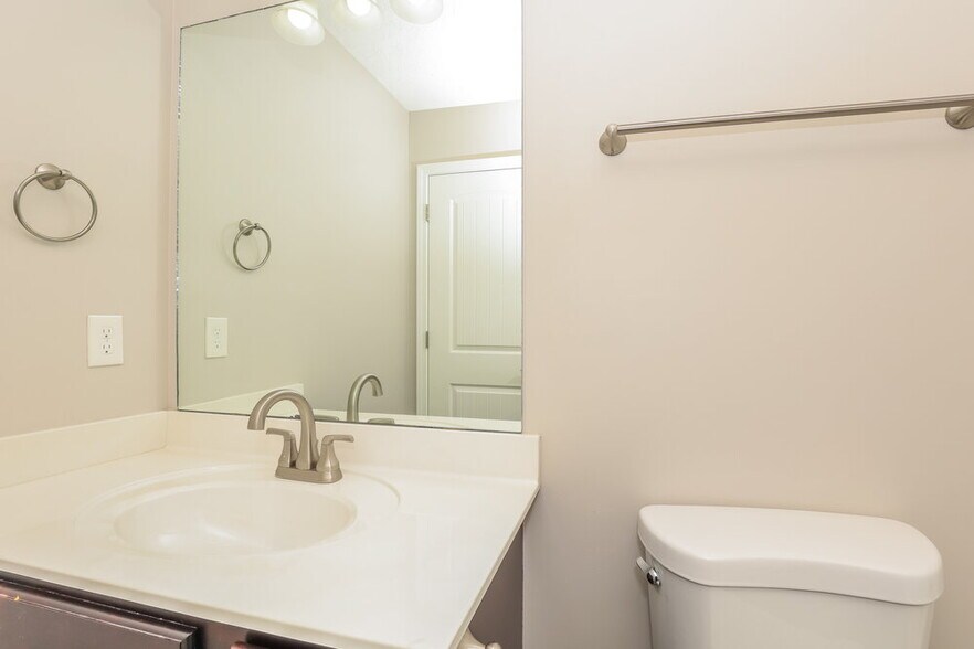 Building Photo - 1618 Sunray Dr