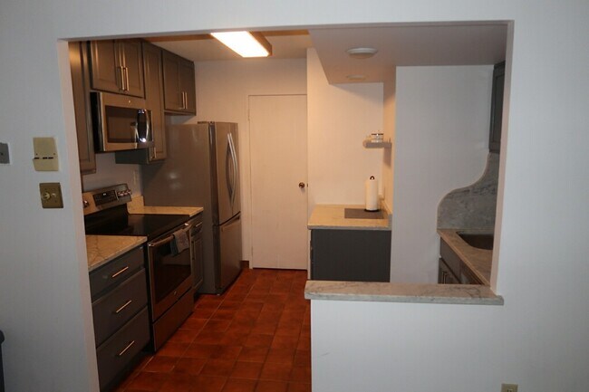 Kitchen fully loaded - 666 W Germantown Pike