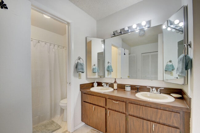 Building Photo - 1348 The 12th