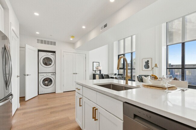 Building Photo - Jenkintown Bank & Trust Apartments