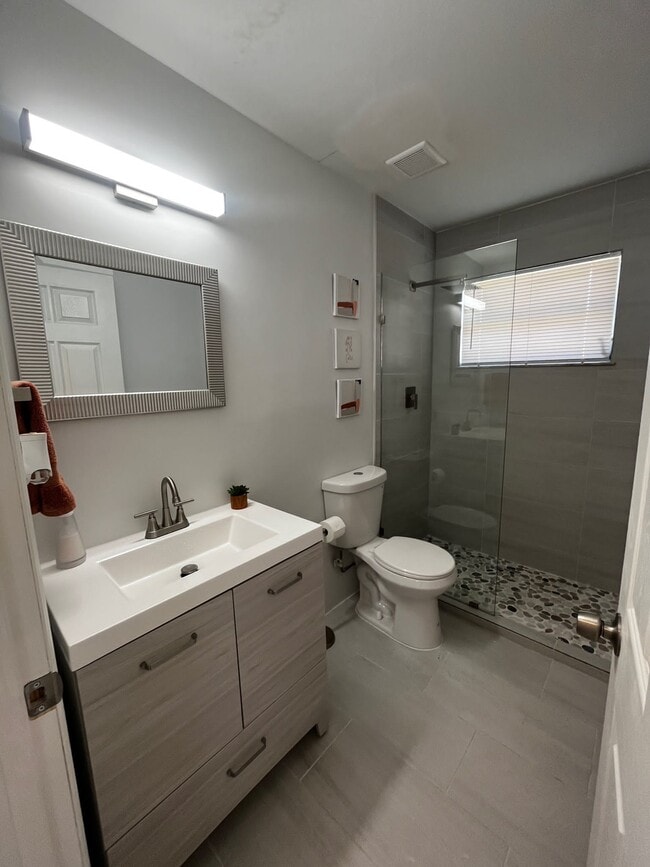 Building Photo - 1036 NW 25th St