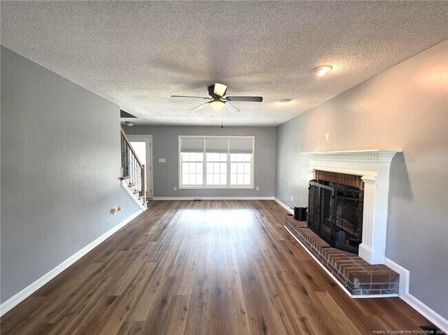 Building Photo - 2917 Franzia Dr