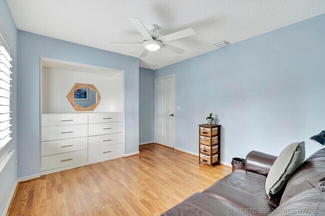 Building Photo - 6129 Heliconia Rd