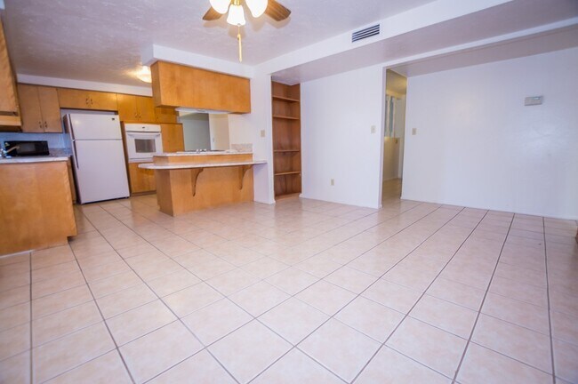 Building Photo - Large Corner Lot Santé Fe Home, Over 1650 ...