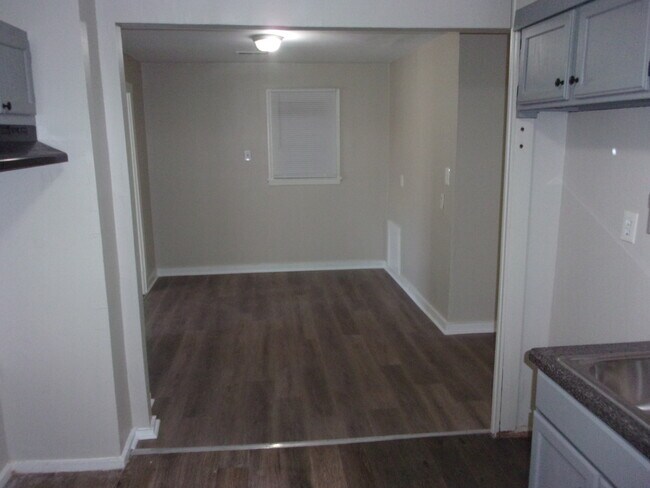 Building Photo - 1290 N McNeil St