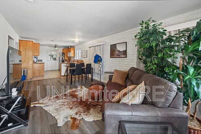 Building Photo - 1385 Church Dr