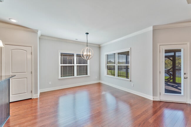Building Photo - 3028 Greenway Cir SE