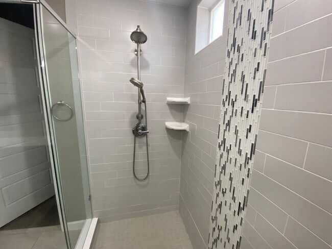Building Photo - Incredible Home in Parker