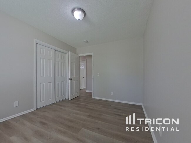 Building Photo - 228 Seton Hall Dr
