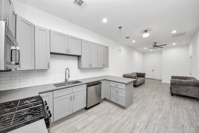 Building Photo - 7612 Easter St