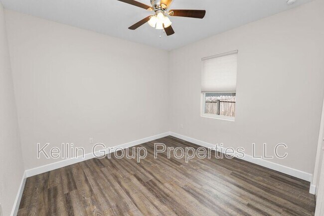 Building Photo - 3725 57th Ave N