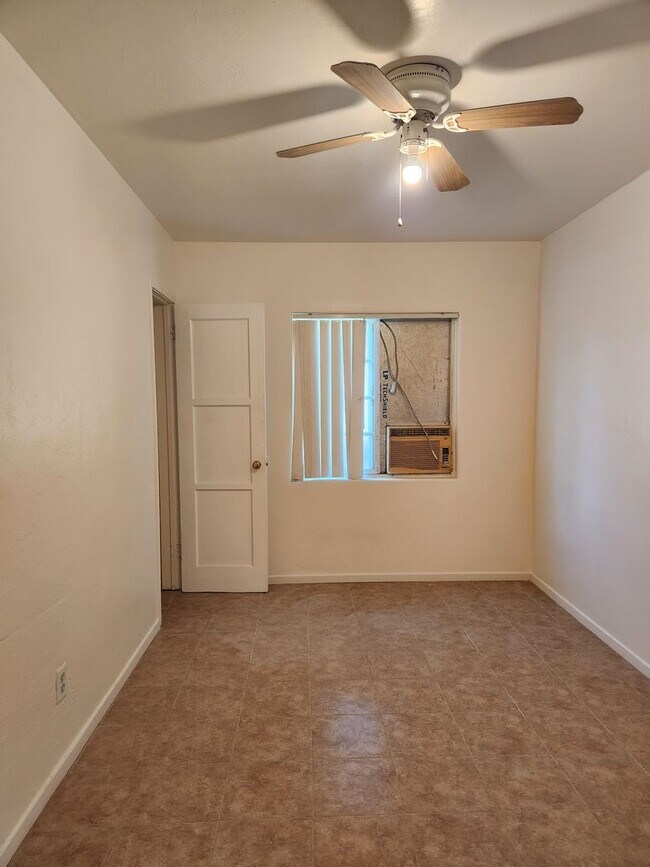 Building Photo - Bryant