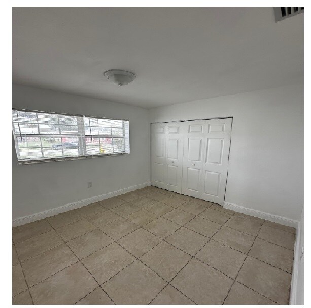 Building Photo - 20405 NW 21st Ave
