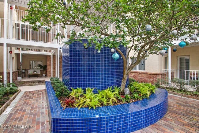 Building Photo - 2912 St Johns Ave