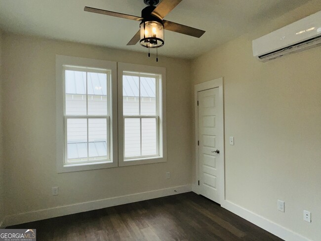 Building Photo - 101 Gardenia Ln