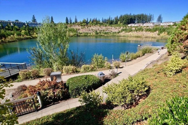 Building Photo - 16075 SW Whistling Swan Ln