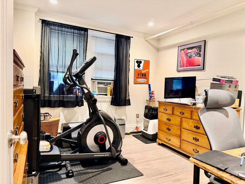 Building Photo - 31 Glenville Ave