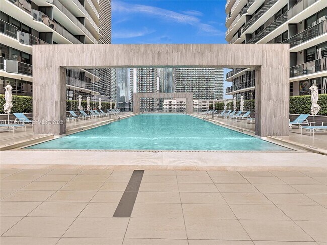 Building Photo - 45 SW 9th St