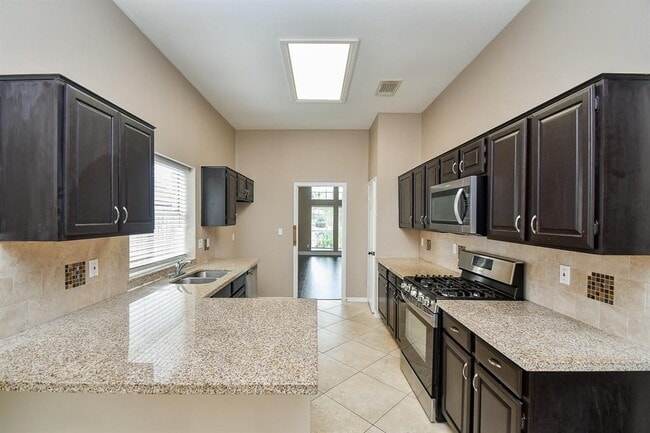 Building Photo - 2915 Pepperwood Dr