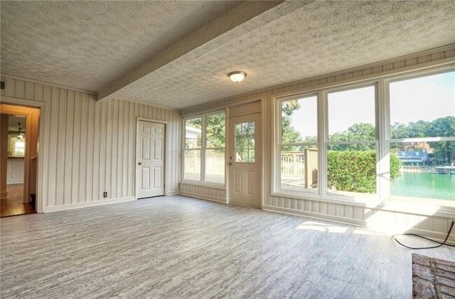 Building Photo - 6163 Lake Lanier Heights Rd