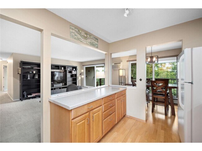Building Photo - 4860 Park Commons Dr