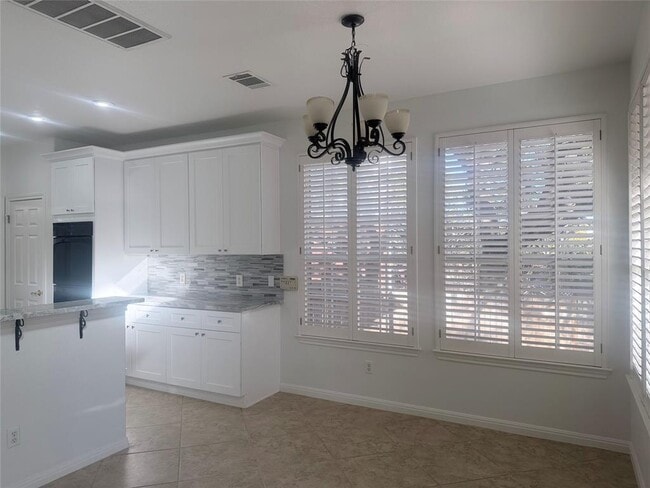 Building Photo - 9501 Aire Libre Dr