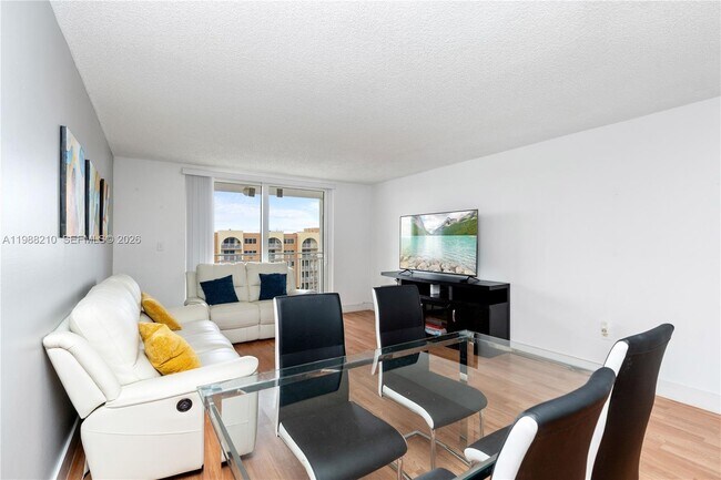 Building Photo - 6960 Miami Gardens Dr