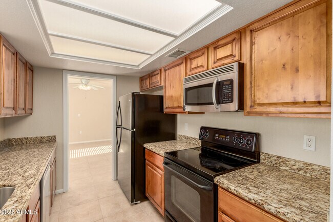 Building Photo - 3329 E Siesta Ln